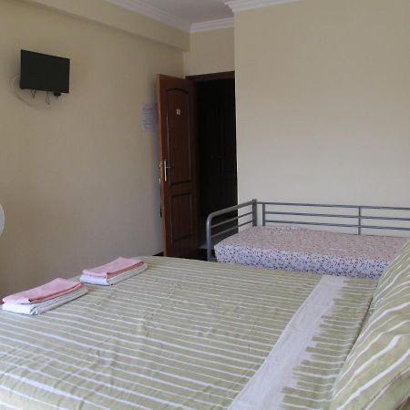 Homestay Marialva Park Seixal  Exterior photo