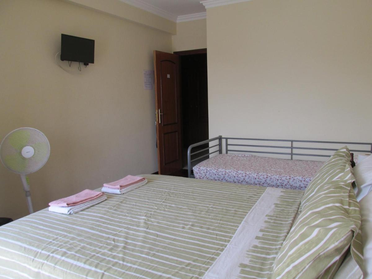 Homestay Marialva Park Seixal  Exterior photo