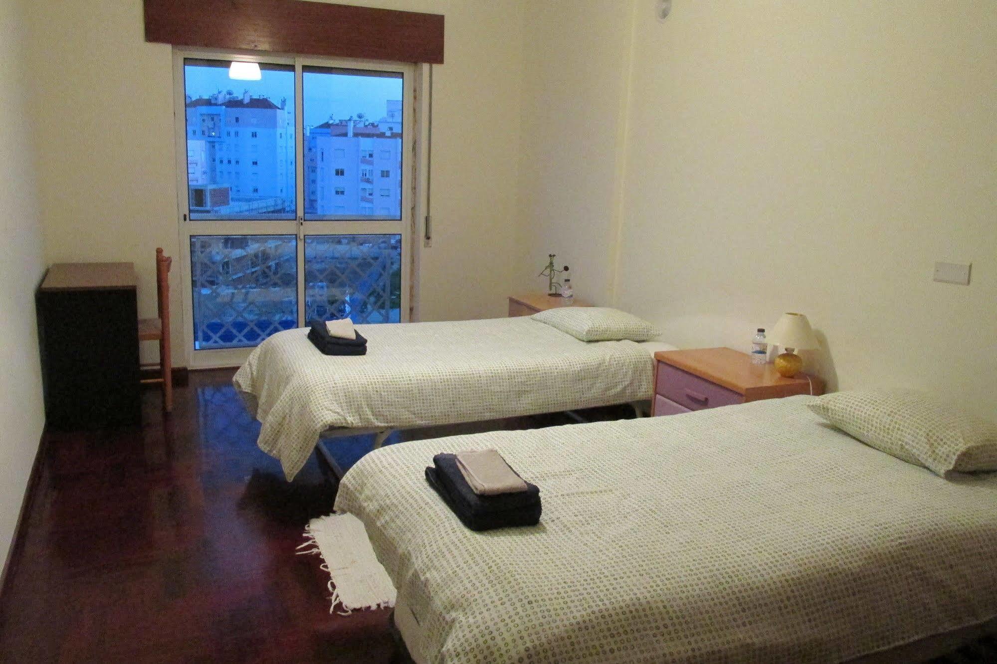 Homestay Marialva Park Seixal  Exterior photo