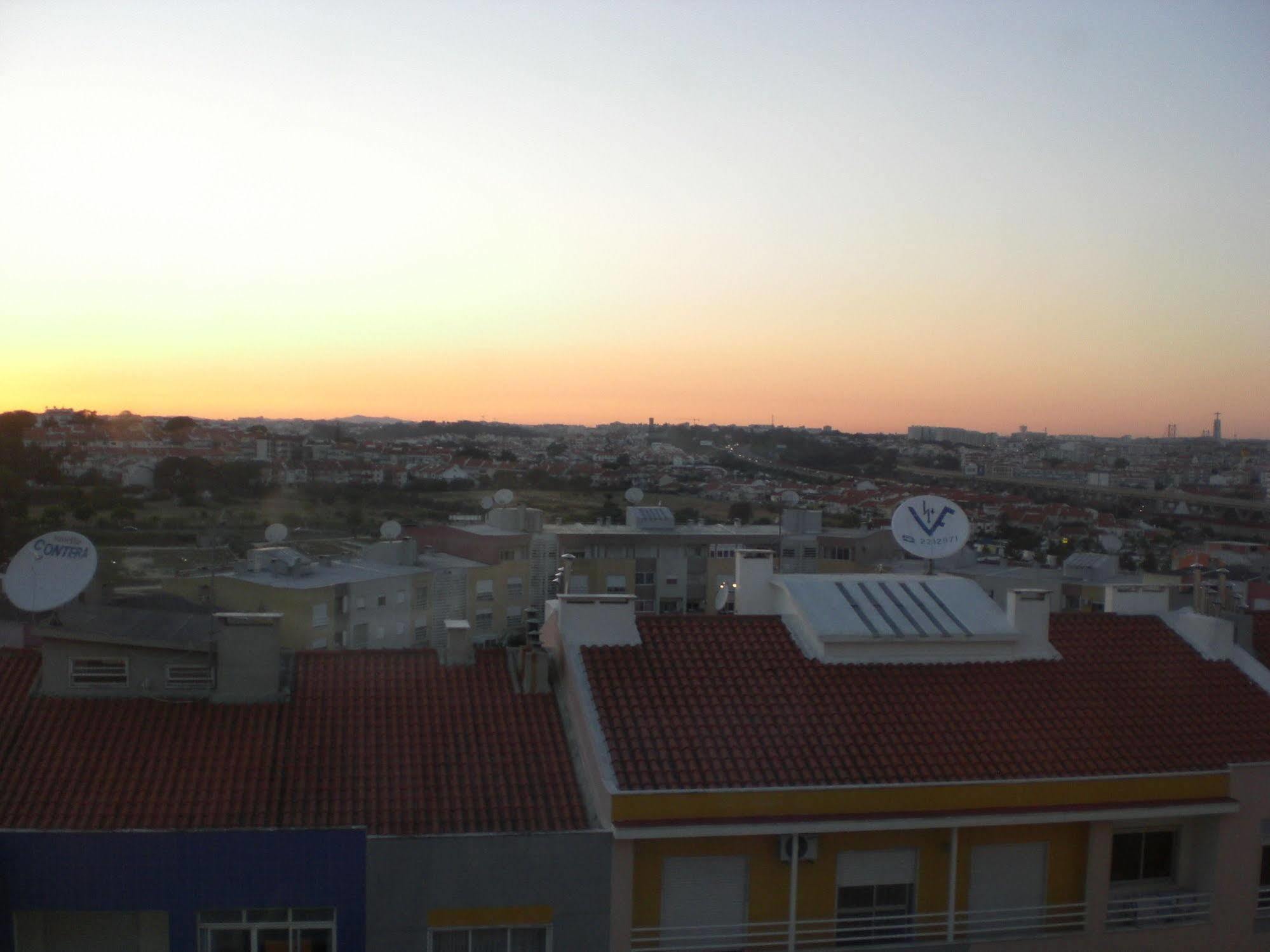 Homestay Marialva Park Seixal  Exterior photo